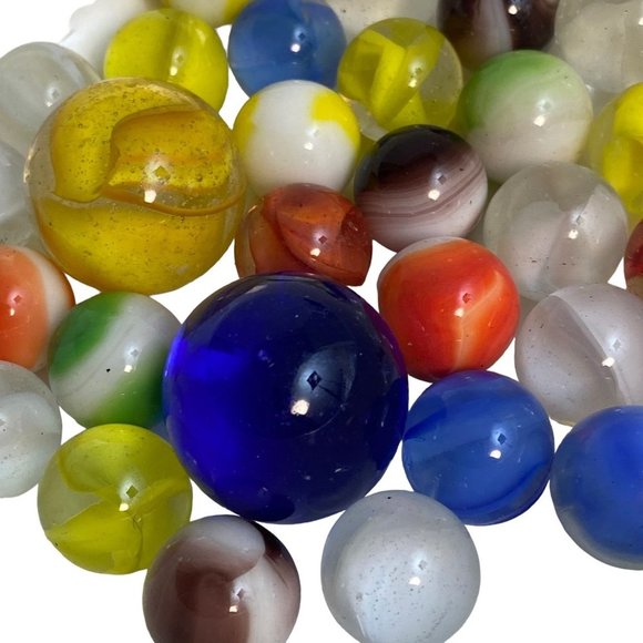 Classic Marbles Set with Leather Pouch 27 Glass Marbles - Picture 4 of 7